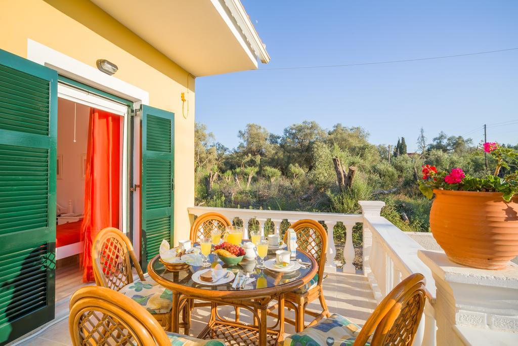 Karia Holiday Home 莱夫基米 外观 照片