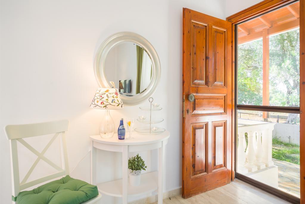 Karia Holiday Home 莱夫基米 外观 照片