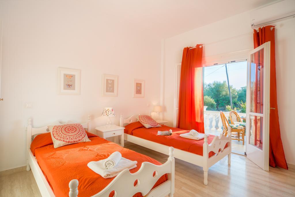 Karia Holiday Home 莱夫基米 外观 照片