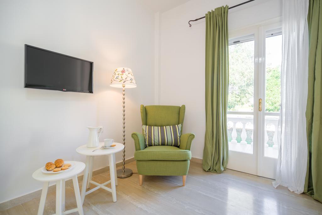 Karia Holiday Home 莱夫基米 外观 照片